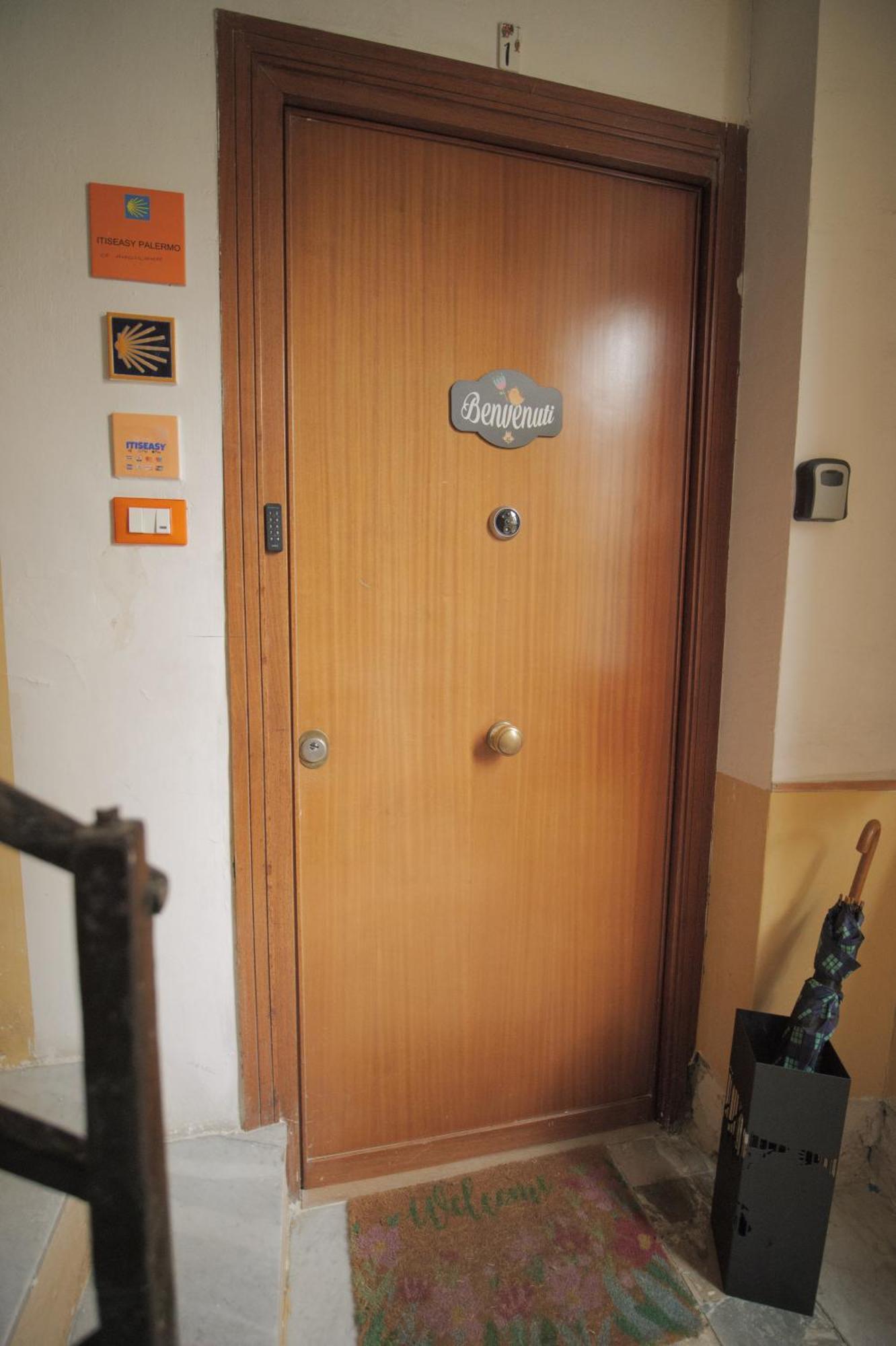 Itiseasy Palermo 1 E 2 Private Apartments Екстериор снимка